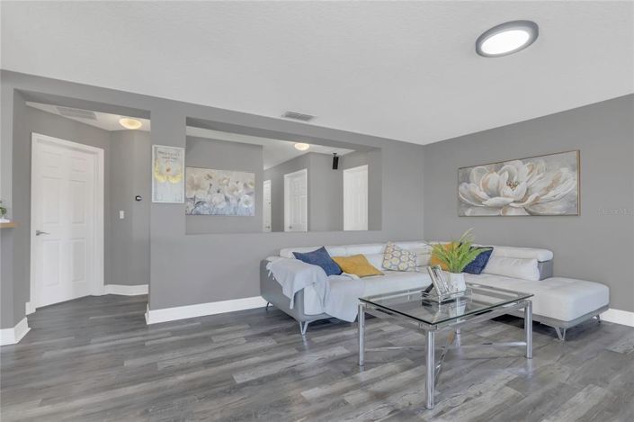 Image No.14-3 Bed House for sale