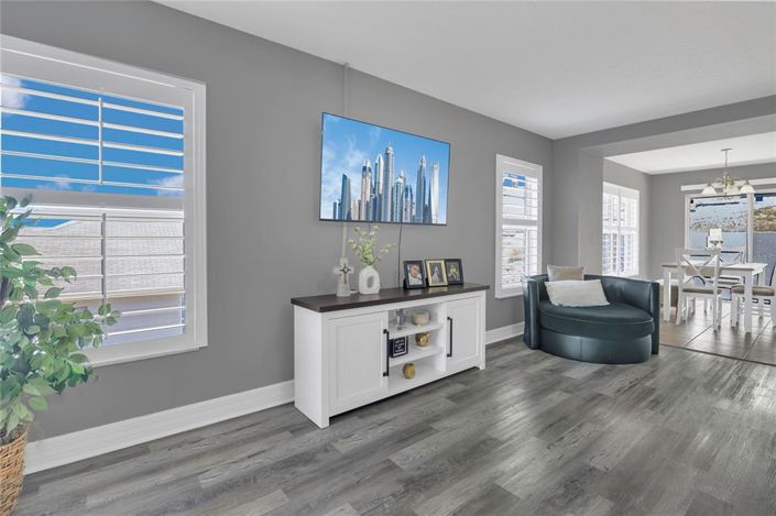 Image No.15-3 Bed House for sale