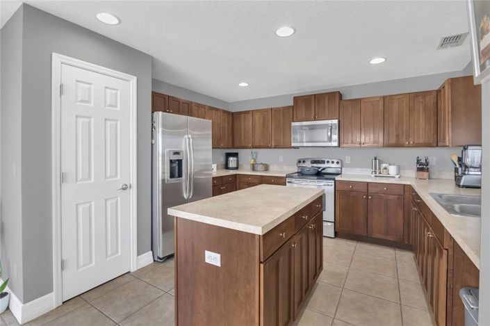 Image No.18-3 Bed House for sale