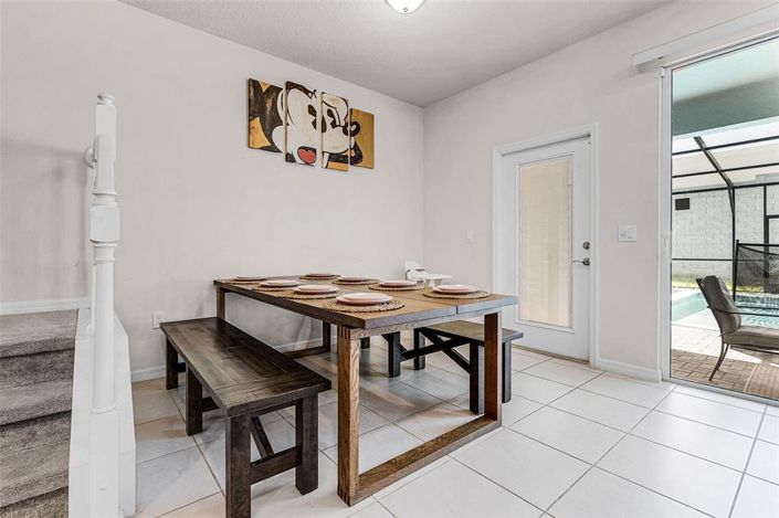 Image No.11-5 Bed Townhouse for sale