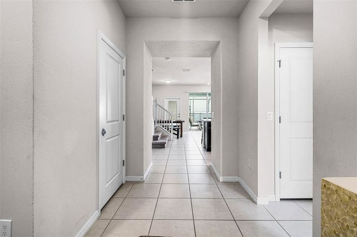 Image No.5-5 Bed Townhouse for sale