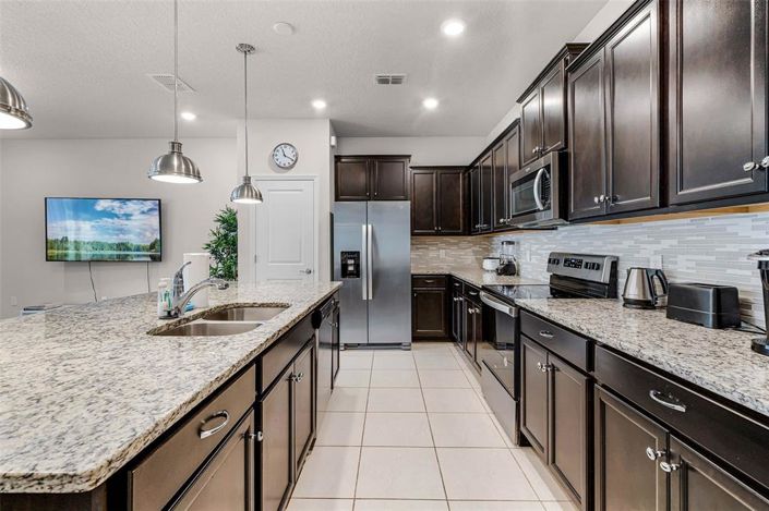 Image No.7-5 Bed Townhouse for sale