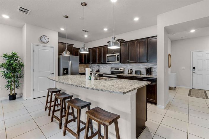 Image No.8-5 Bed Townhouse for sale