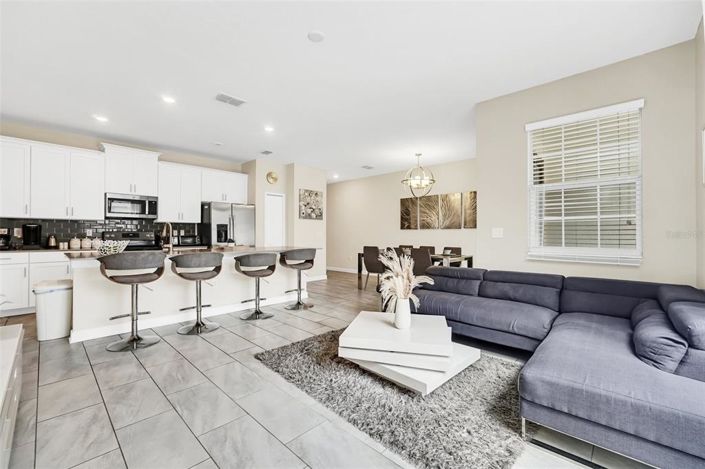 Image No.17-4 Bed Townhouse for sale