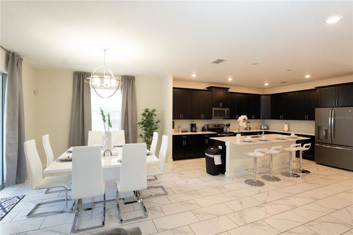 Image No.12-6 Bed House for sale