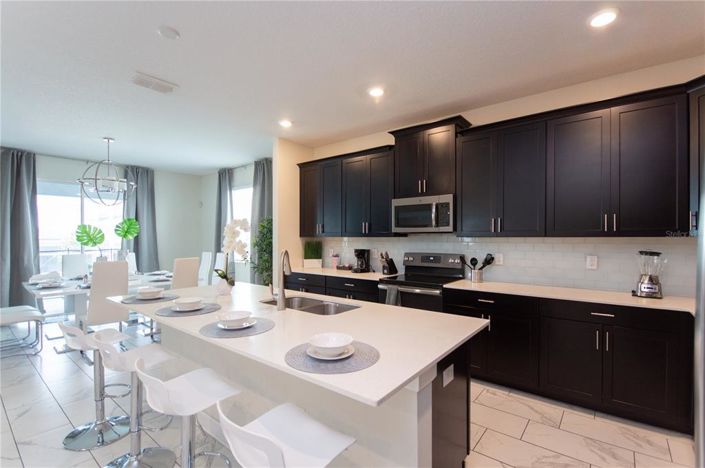 Image No.6-6 Bed House for sale