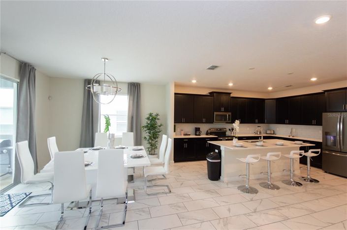 Image No.9-6 Bed House for sale