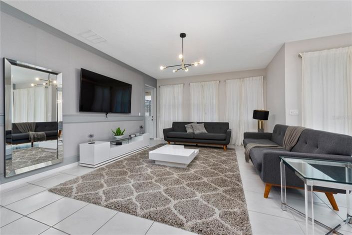 Image No.10-7 Bed House for sale