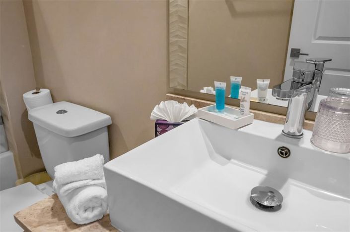 Image No.26-4 Bed Townhouse for sale