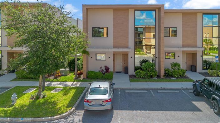 Image No.38-4 Bed Townhouse for sale