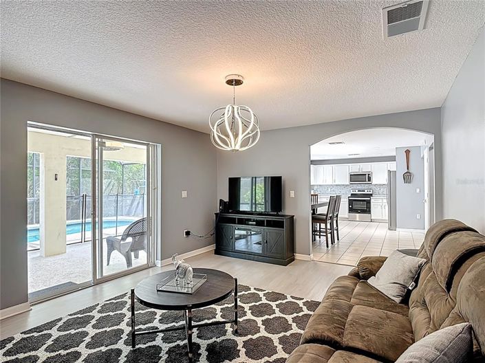 Image No.11-5 Bed Property for sale