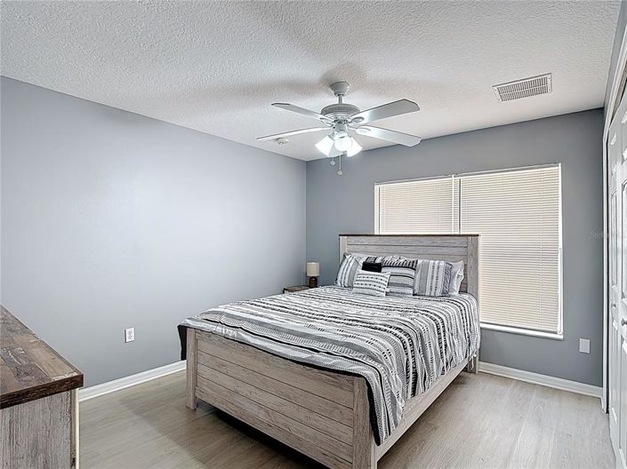 Image No.12-5 Bed Property for sale