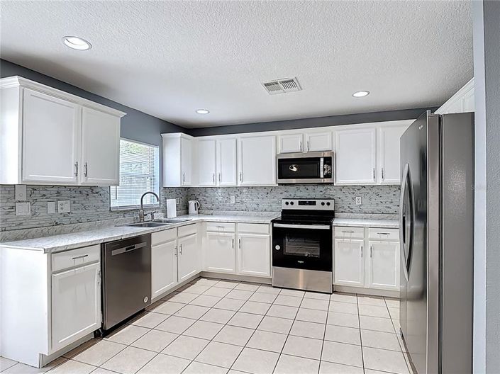 Image No.6-5 Bed Property for sale