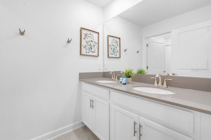 Image No.22-4 Bed Townhouse for sale