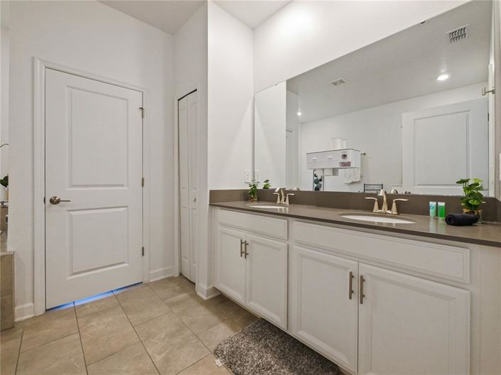 Image No.36-8 Bed House for sale