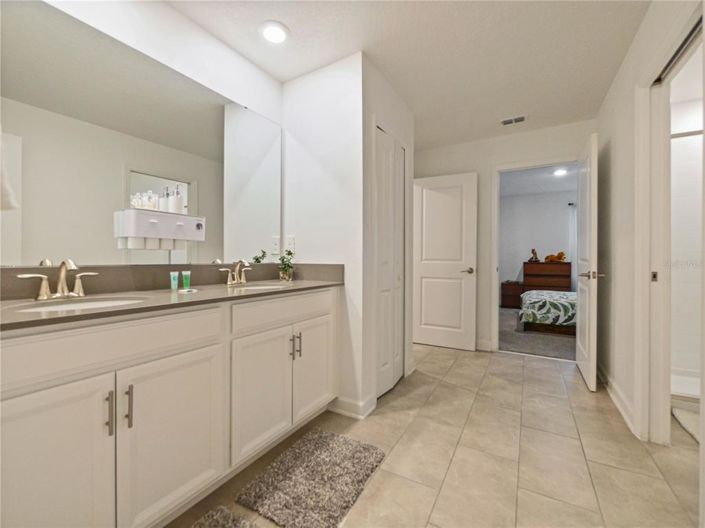 Image No.46-8 Bed House for sale