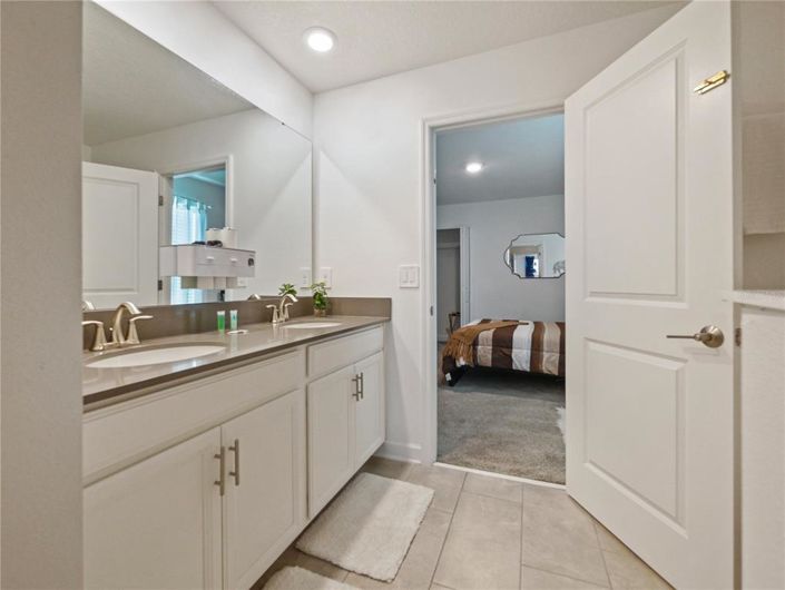 Image No.57-8 Bed House for sale