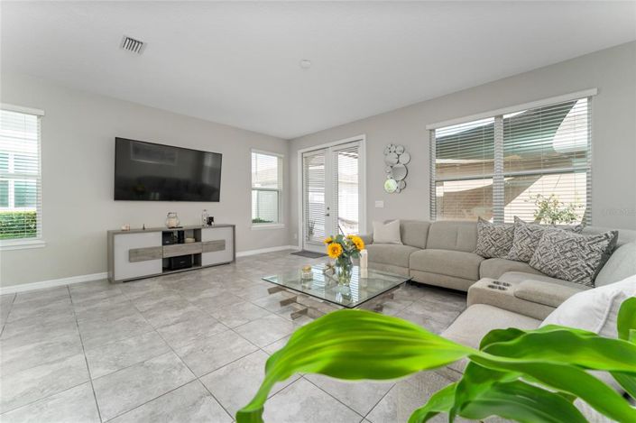 Image No.8-3 Bed Townhouse for sale