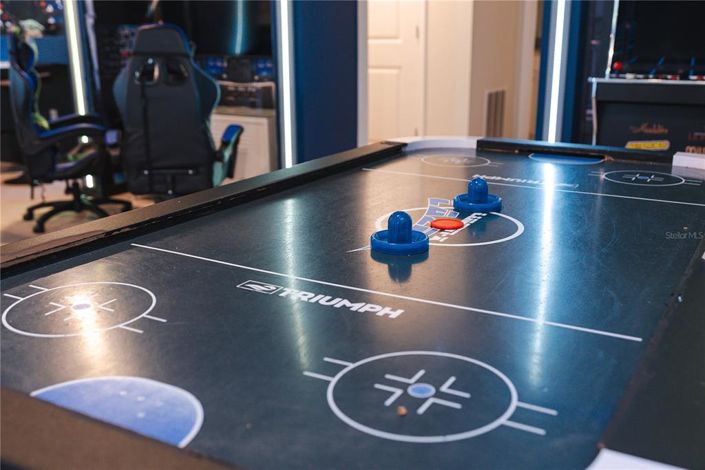 Image No.12-8 Bed Property for sale