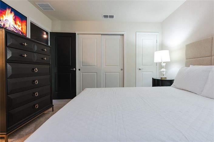 Image No.31-8 Bed Property for sale