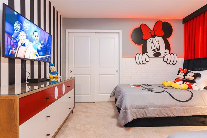 Image No.35-8 Bed Property for sale