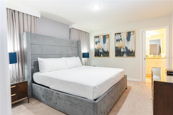 Image No.36-8 Bed Property for sale