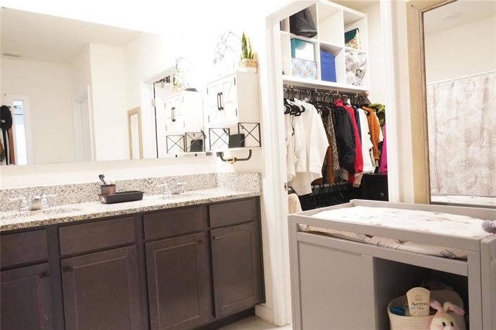 Image No.11-6 Bed House for sale