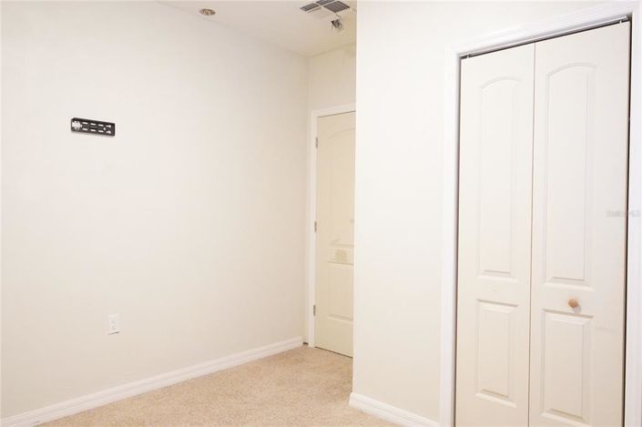 Image No.17-6 Bed House for sale