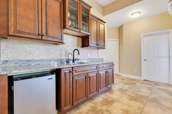 Image No.27-6 Bed House for sale