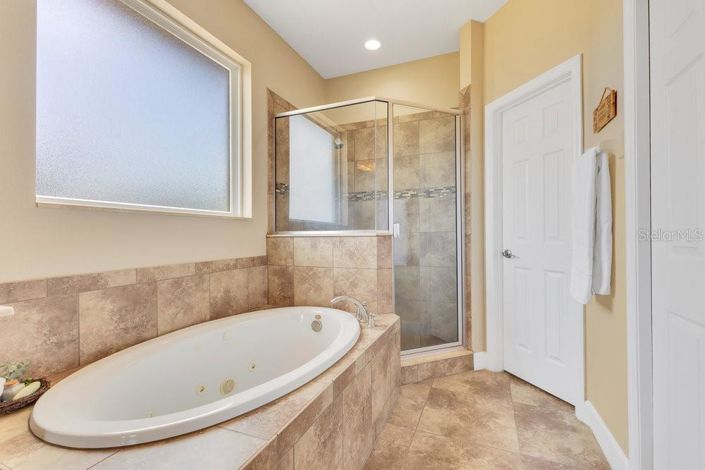 Image No.34-6 Bed House for sale