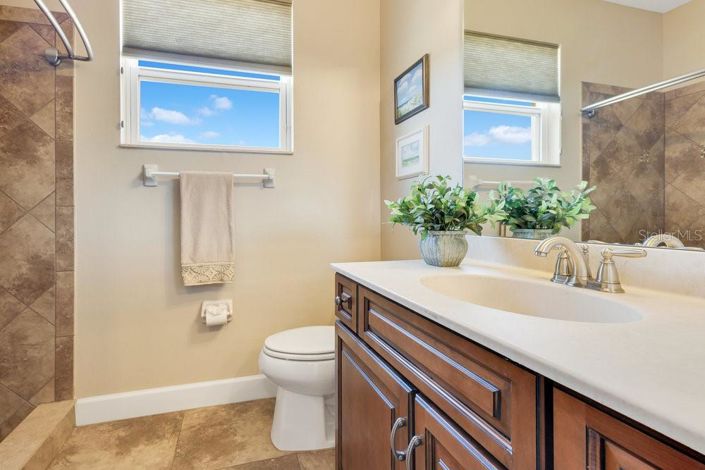 Image No.37-6 Bed House for sale