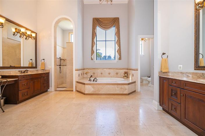 Image No.20-5 Bed House for sale