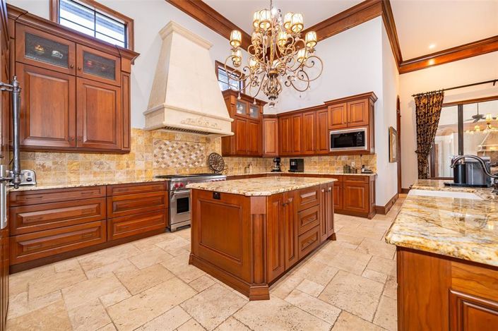 Image No.25-5 Bed House for sale