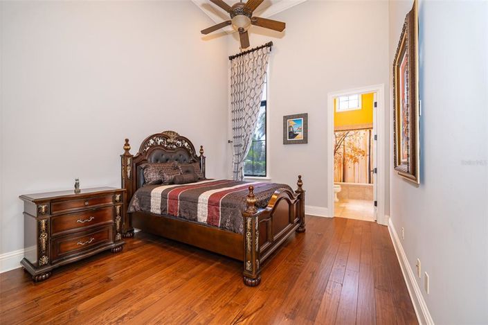 Image No.27-5 Bed House for sale