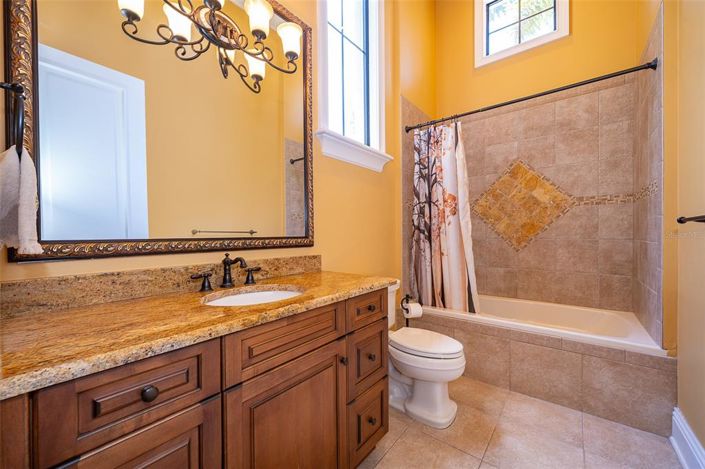 Image No.28-5 Bed House for sale