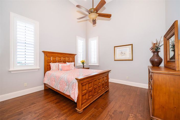 Image No.32-5 Bed House for sale