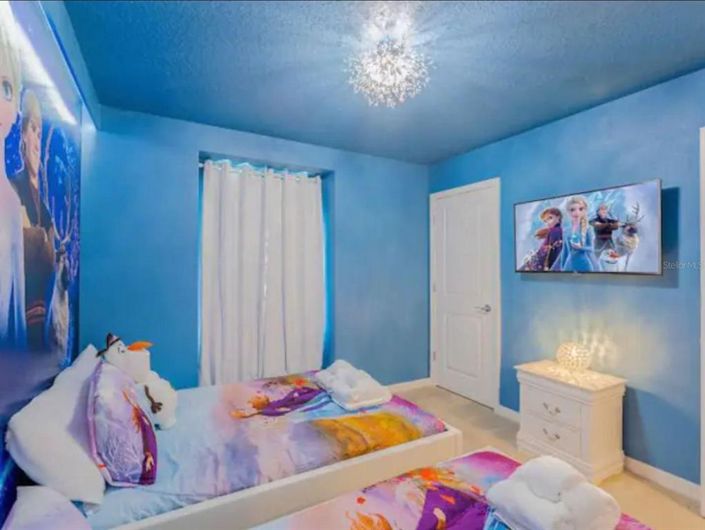 Image No.18-5 Bed Townhouse for sale