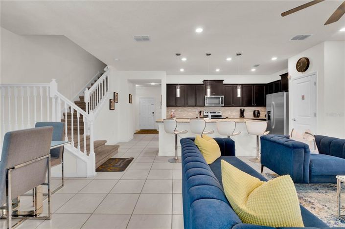 Image No.48-5 Bed Townhouse for sale