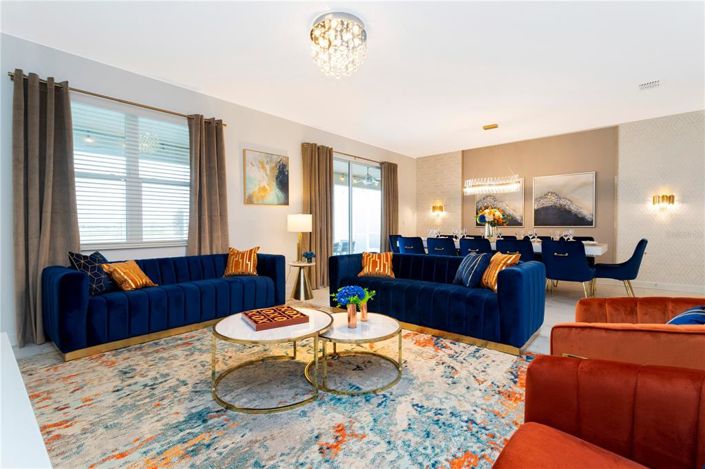 Image No.12-8 Bed Property for sale