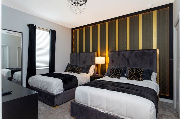 Image No.21-8 Bed Property for sale