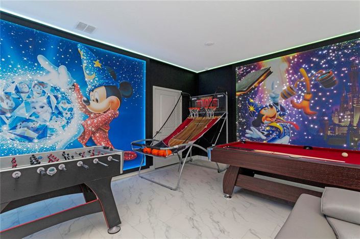 Image No.26-8 Bed Property for sale