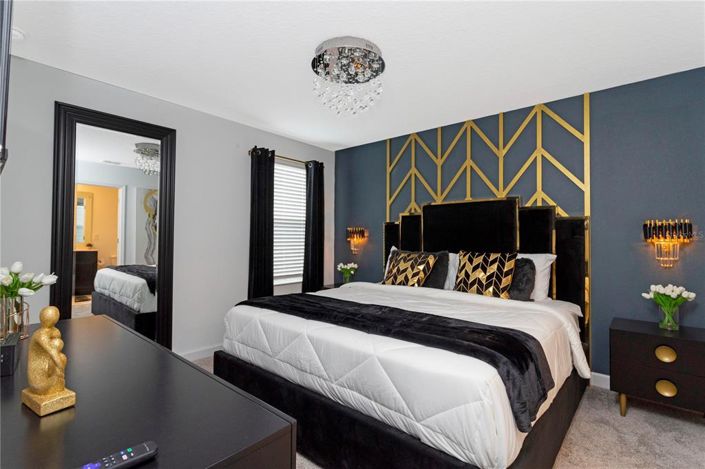 Image No.43-8 Bed Property for sale