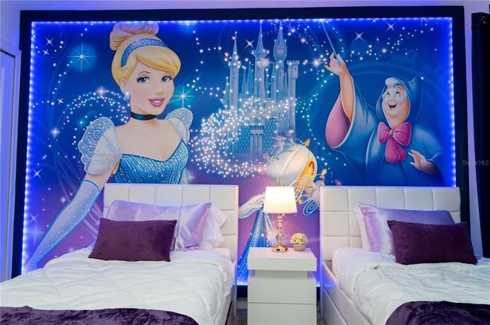 Image No.50-8 Bed Property for sale