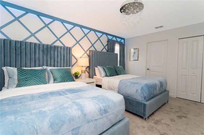 Image No.54-8 Bed Property for sale