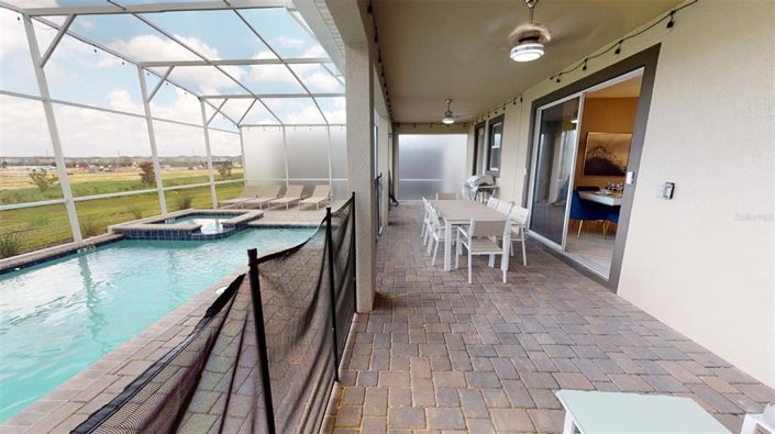 Image No.58-8 Bed Property for sale