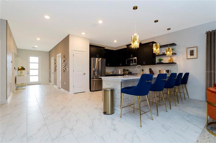 Image No.7-8 Bed Property for sale