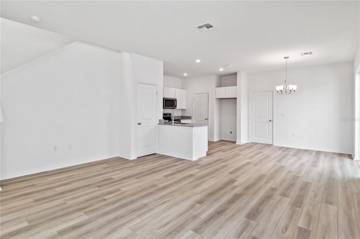 Image No.6-3 Bed Property for sale