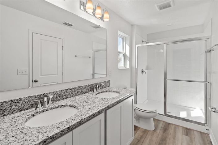 Image No.8-3 Bed Property for sale