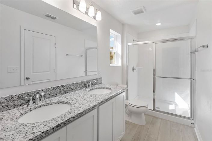 Image No.10-3 Bed House for sale