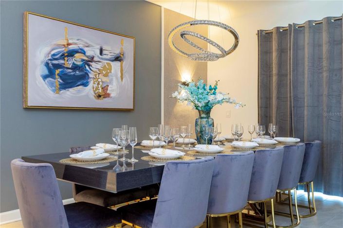 Image No.18-8 Bed Property for sale